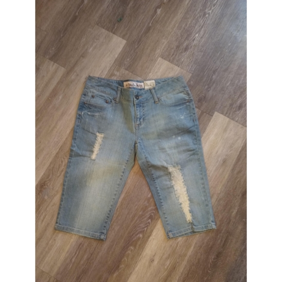 Vanilla star distressed shorts - Picture 1 of 4